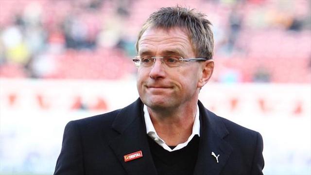 包含拉尔夫-兰尼克接手曼联取得首胜的词条