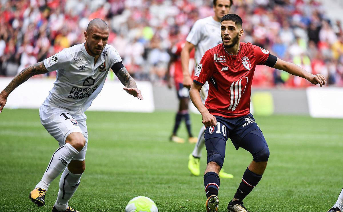 包含亚眠继续低迷，客场被波尔多逆转取胜的词条