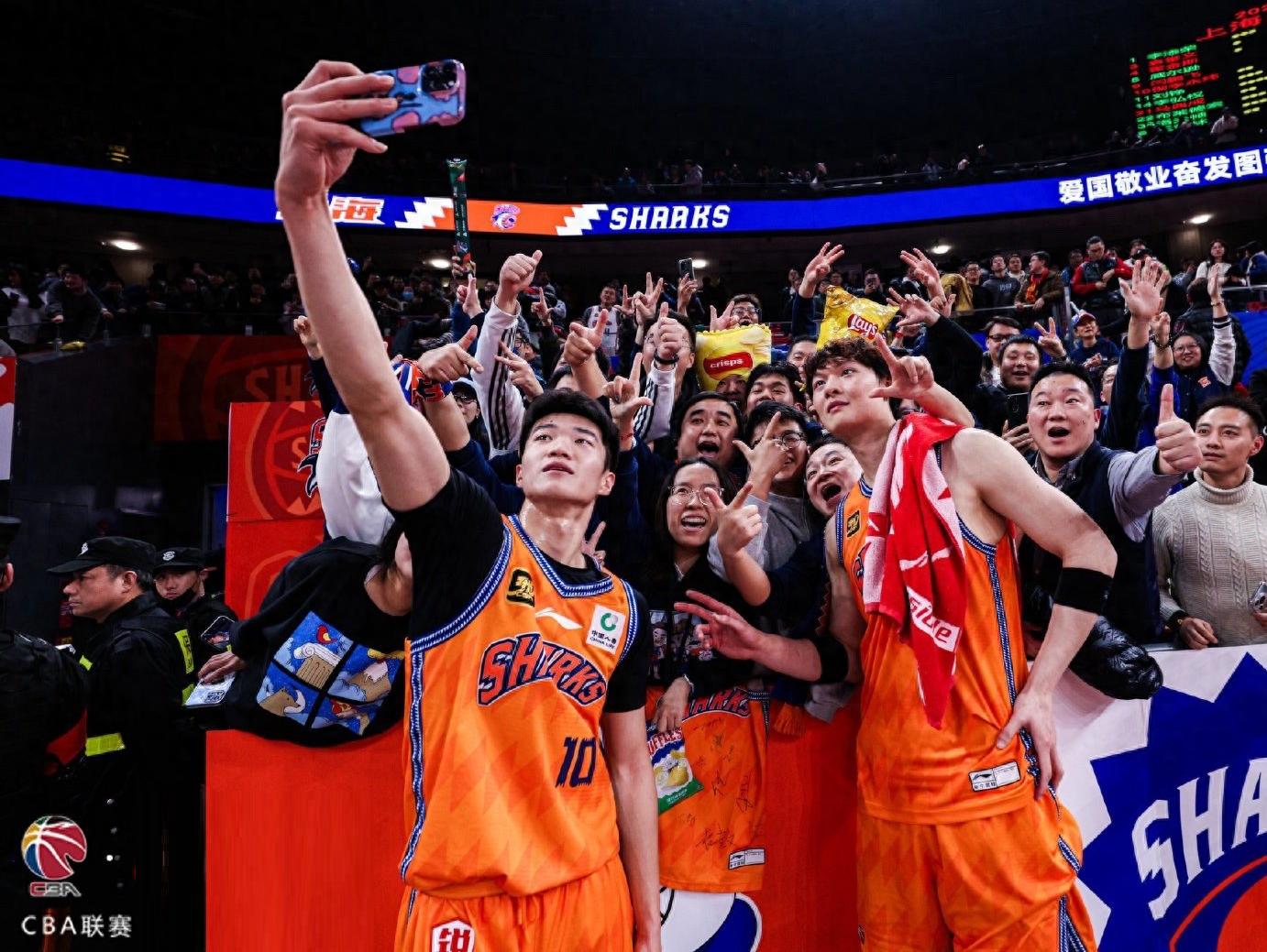 CBA季后赛激战连连,广东连胜迈向总决赛 CBA季后赛激战连连,广东连胜迈向总决赛