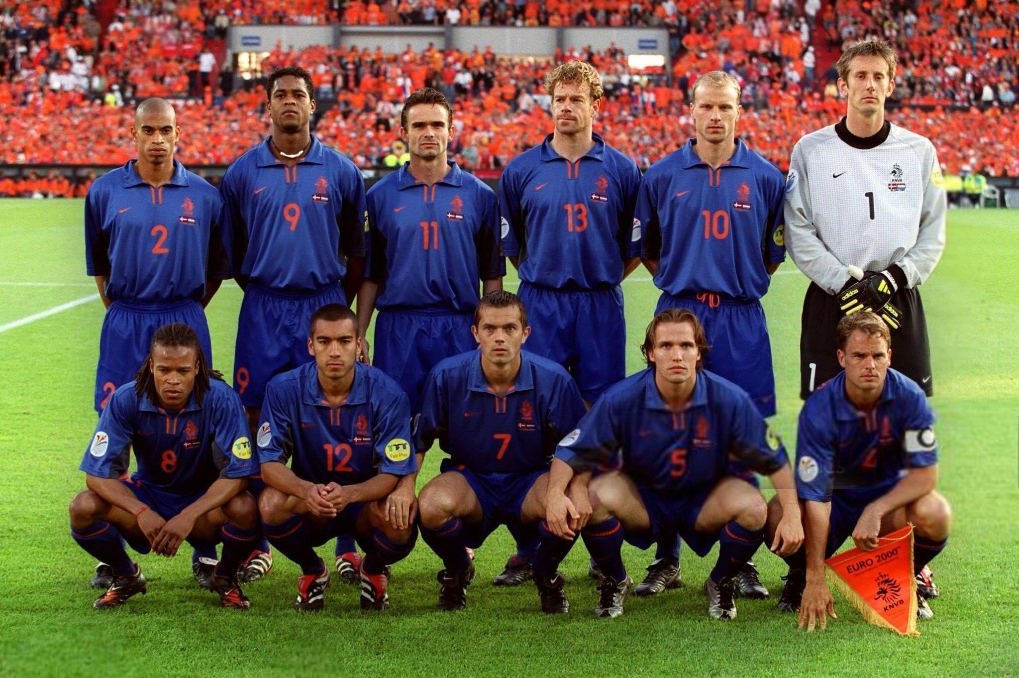 荷兰队员在赛场上展现出勇敢的简单介绍