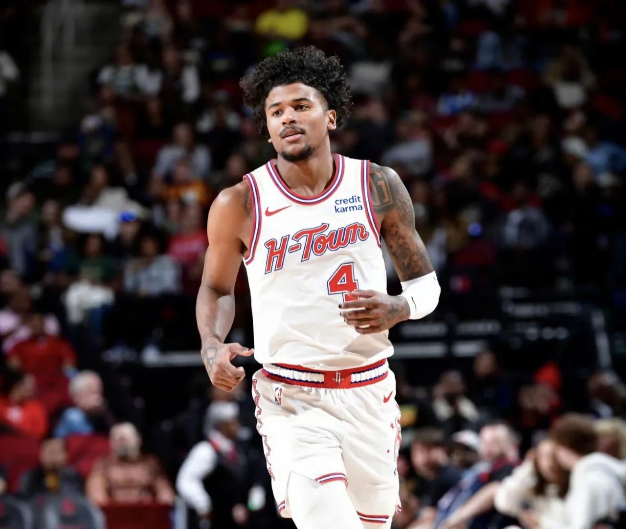 火箭外线防守重现漏洞,客场遭遇失利 火箭外线防守重现漏洞,客场遭遇失利