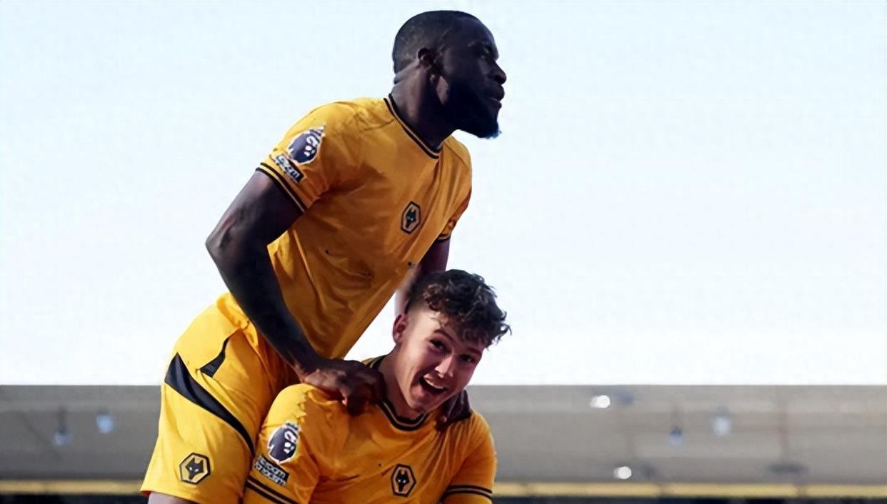 包含托特纳姆热刺客场战平狼队，继续上升的词条