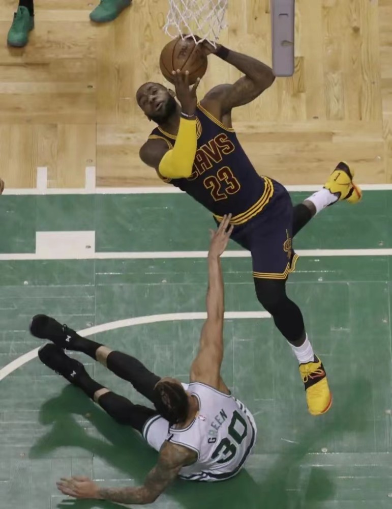 乔丹的退赛让粉丝悬殊 乔丹的退赛让粉丝悬殊