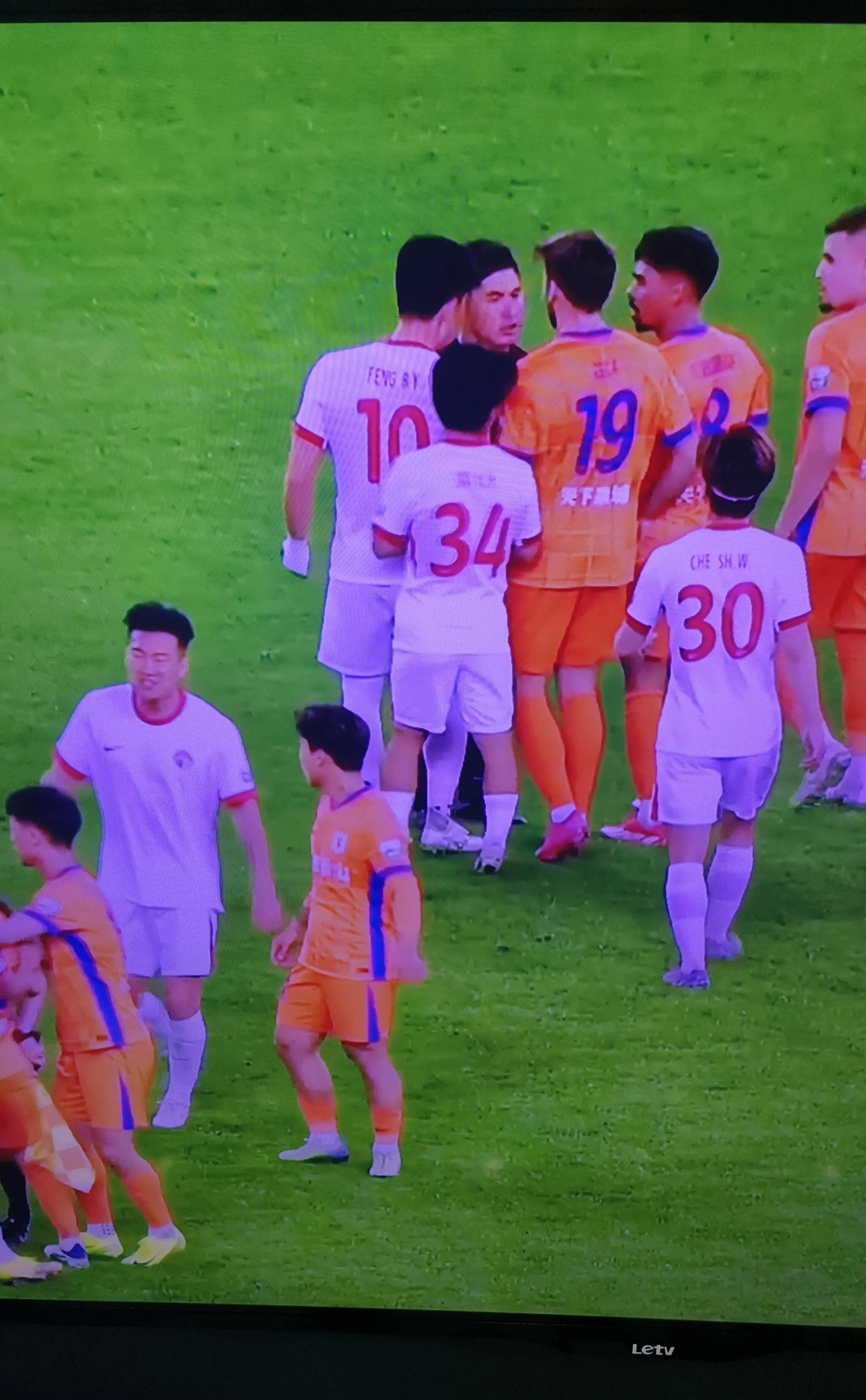 关于亚眠惨败马赛,球队陷入保级危机的信息 关于亚眠惨败马赛,球队陷入保级危机的信息