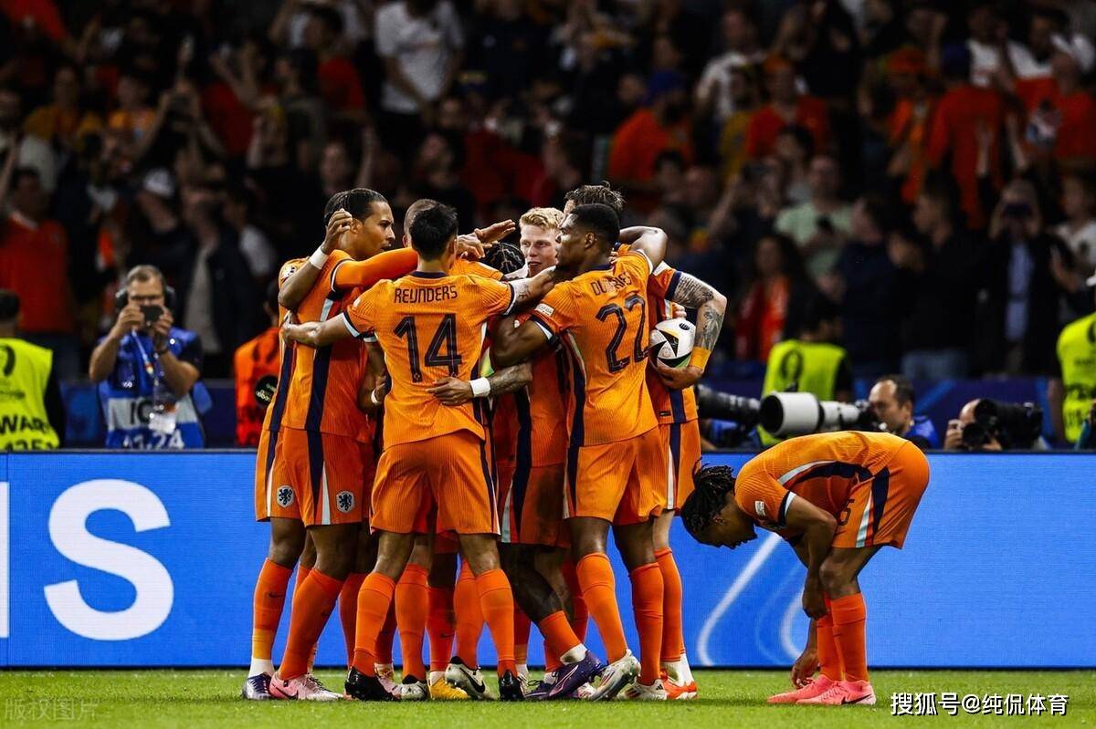 英格兰队完胜对手,晋级下一轮 英格兰队完胜对手,晋级下一轮