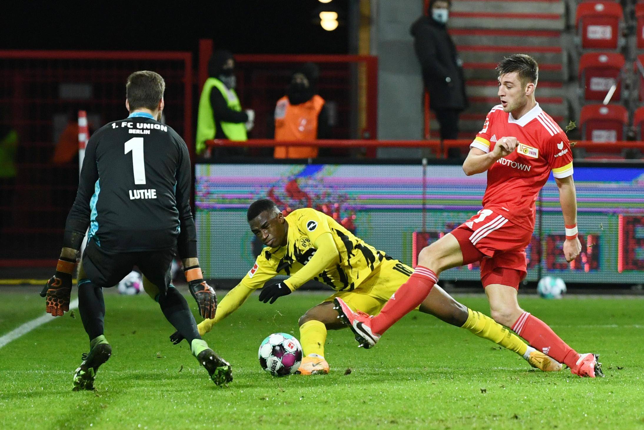 柏林联合球队士气低迷,德甲前局失利 柏林联合球队士气低迷,德甲前局失利