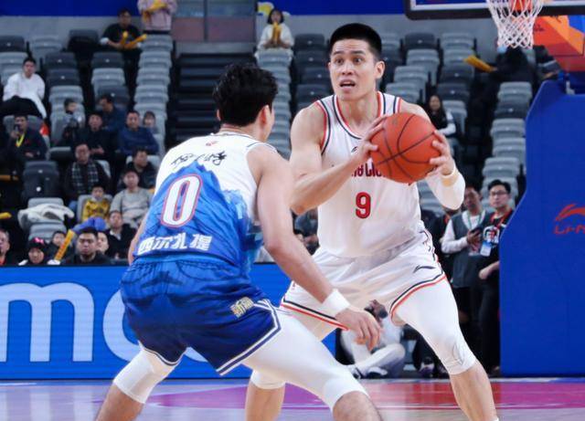 狂人主帅战术妙传,助球队力挫劲敌的简单介绍 狂人主帅战术妙传,助球队力挫劲敌的简单介绍