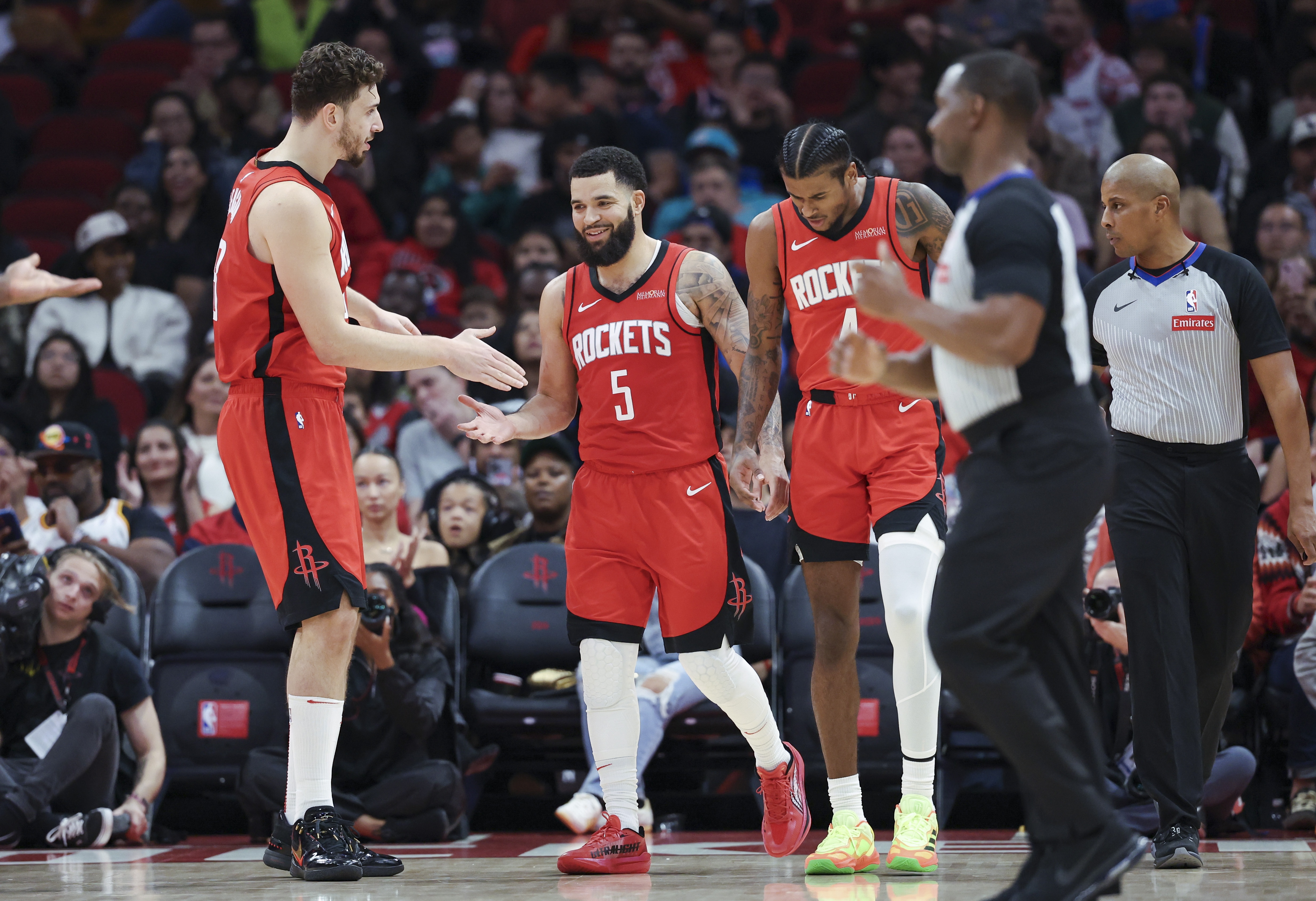 爵士队客场战胜鹈鹕,戈贝尔抢断精准 爵士队客场战胜鹈鹕,戈贝尔抢断精准