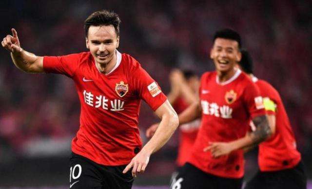 天津泰达与深圳佳兆业交锋，双方谁将获胜？