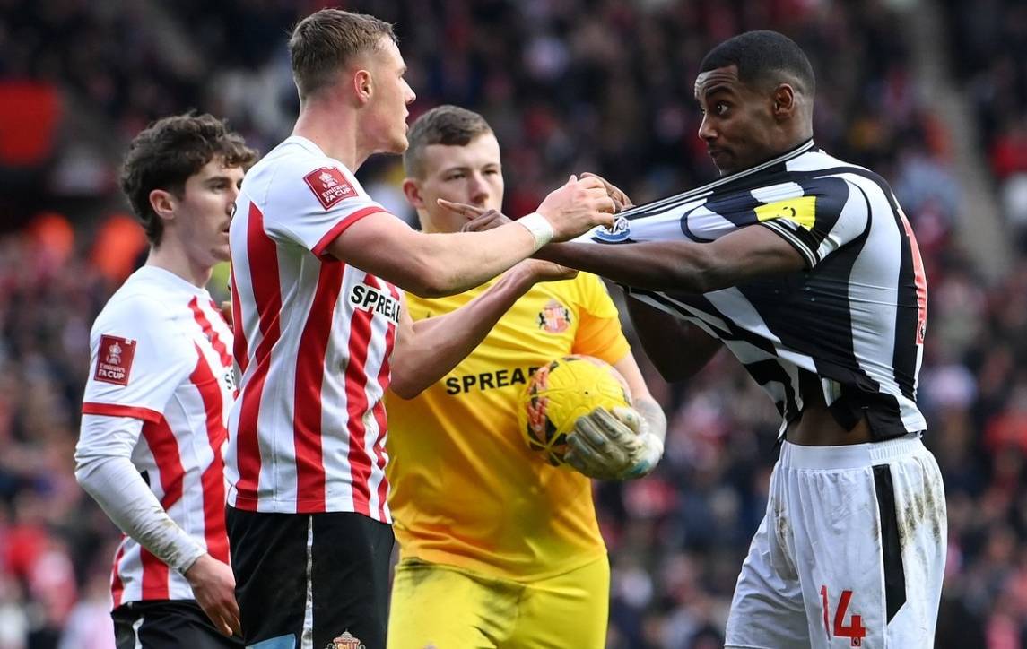 纽卡斯尔主场完胜布莱克本，锁定胜利