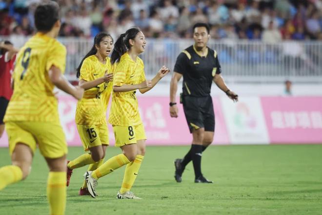 包含充满激情的女足决赛日即将到来的词条