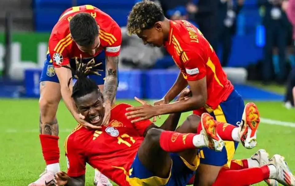 希腊主场遭遇西班牙惨败,欧锦赛资格不保的简单介绍 希腊主场遭遇西班牙惨败,欧锦赛资格不保的简单介绍