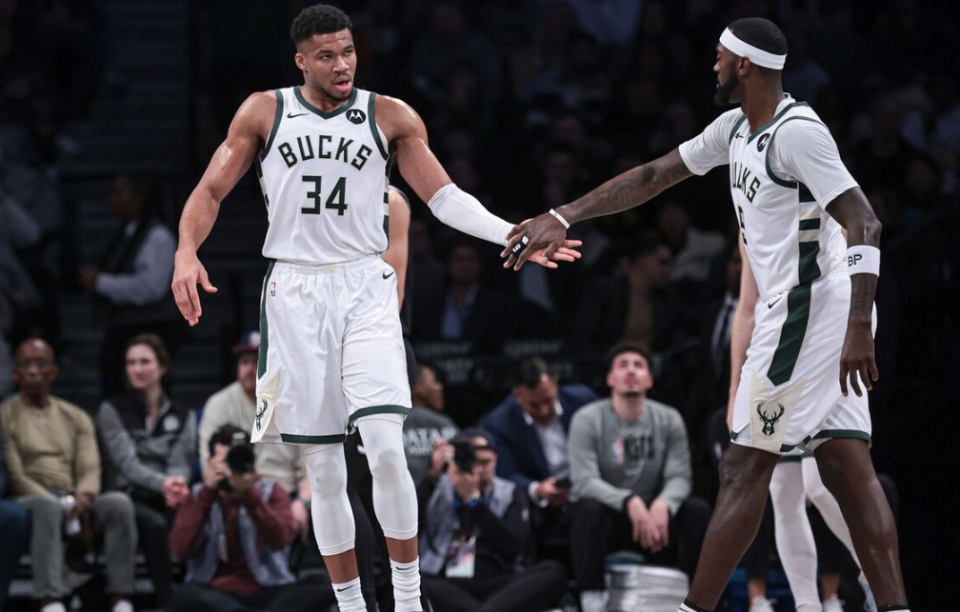 包含雄鹿连胜创纪录,场均得分领先全联盟强队的词条 包含雄鹿连胜创纪录,场均得分领先全联盟强队的词条