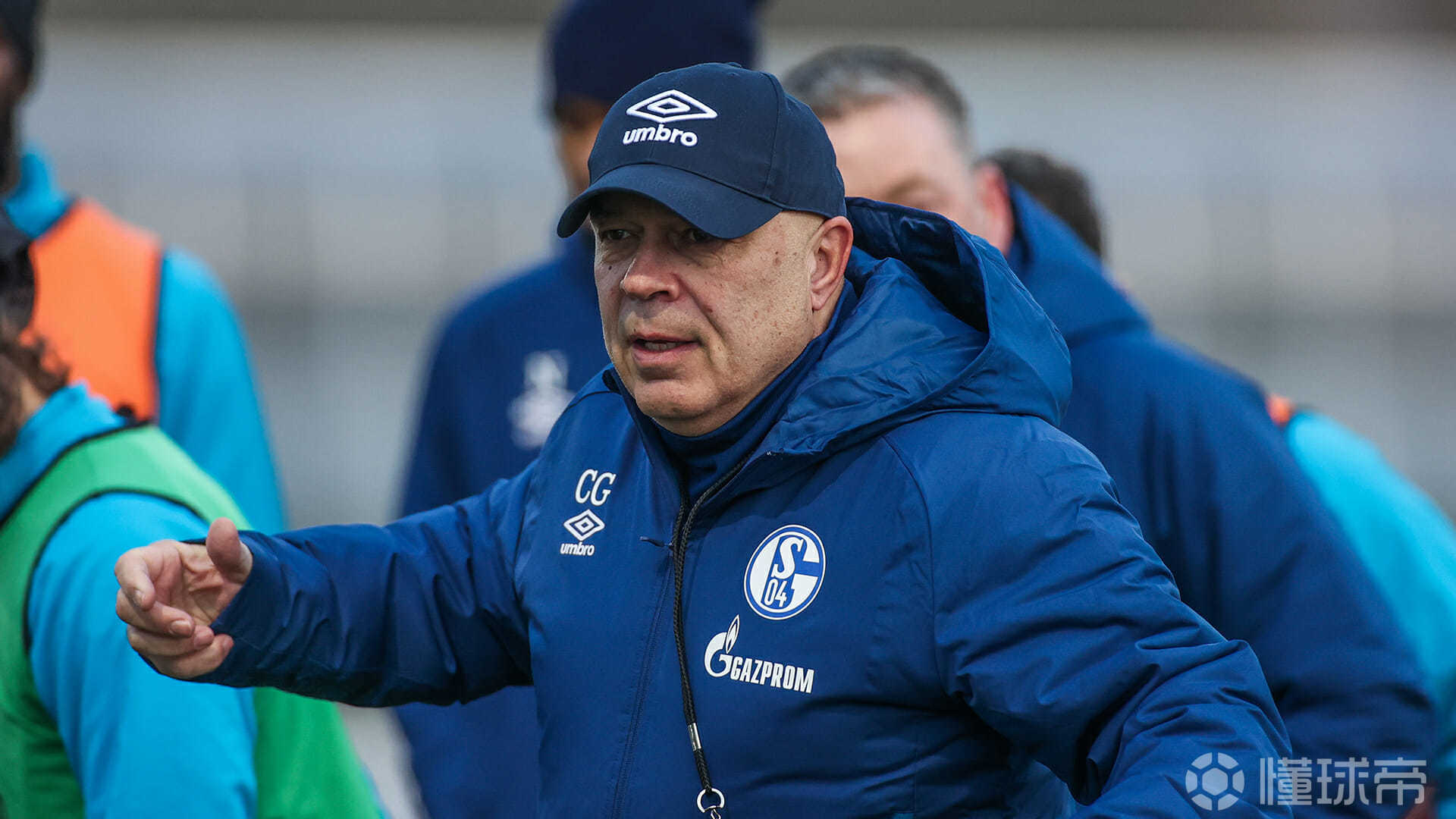 沙尔克04买下法兰克福后卫,引援仍在进行中! 沙尔克04买下法兰克福后卫,引援仍在进行中!