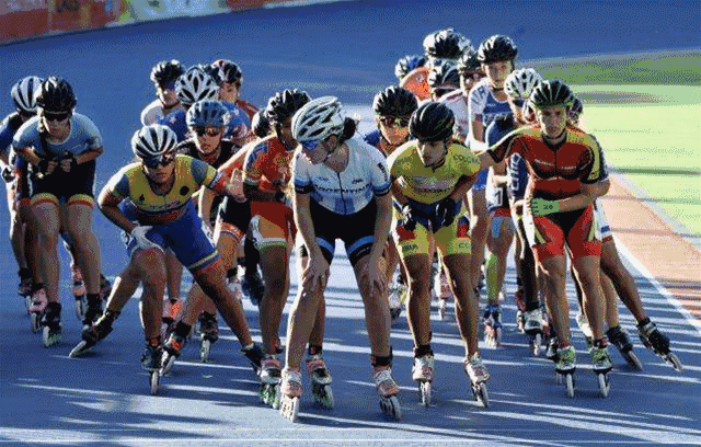 荷兰轮滑选手超越极限,获得巨大成功 荷兰轮滑选手超越极限,获得巨大成功