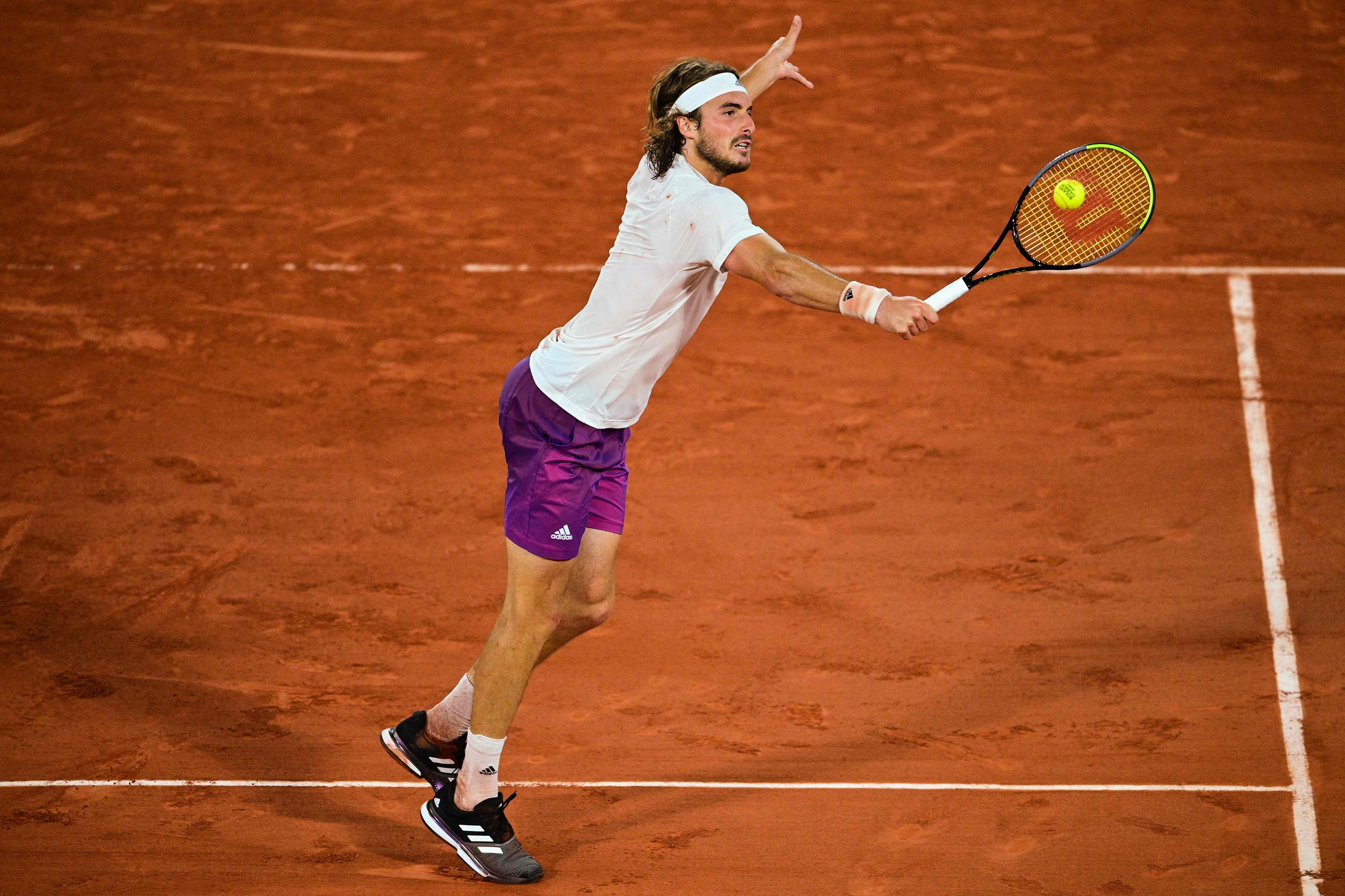 西班牙网球队险胜美国网球队，西西帕斯送出助攻的简单介绍