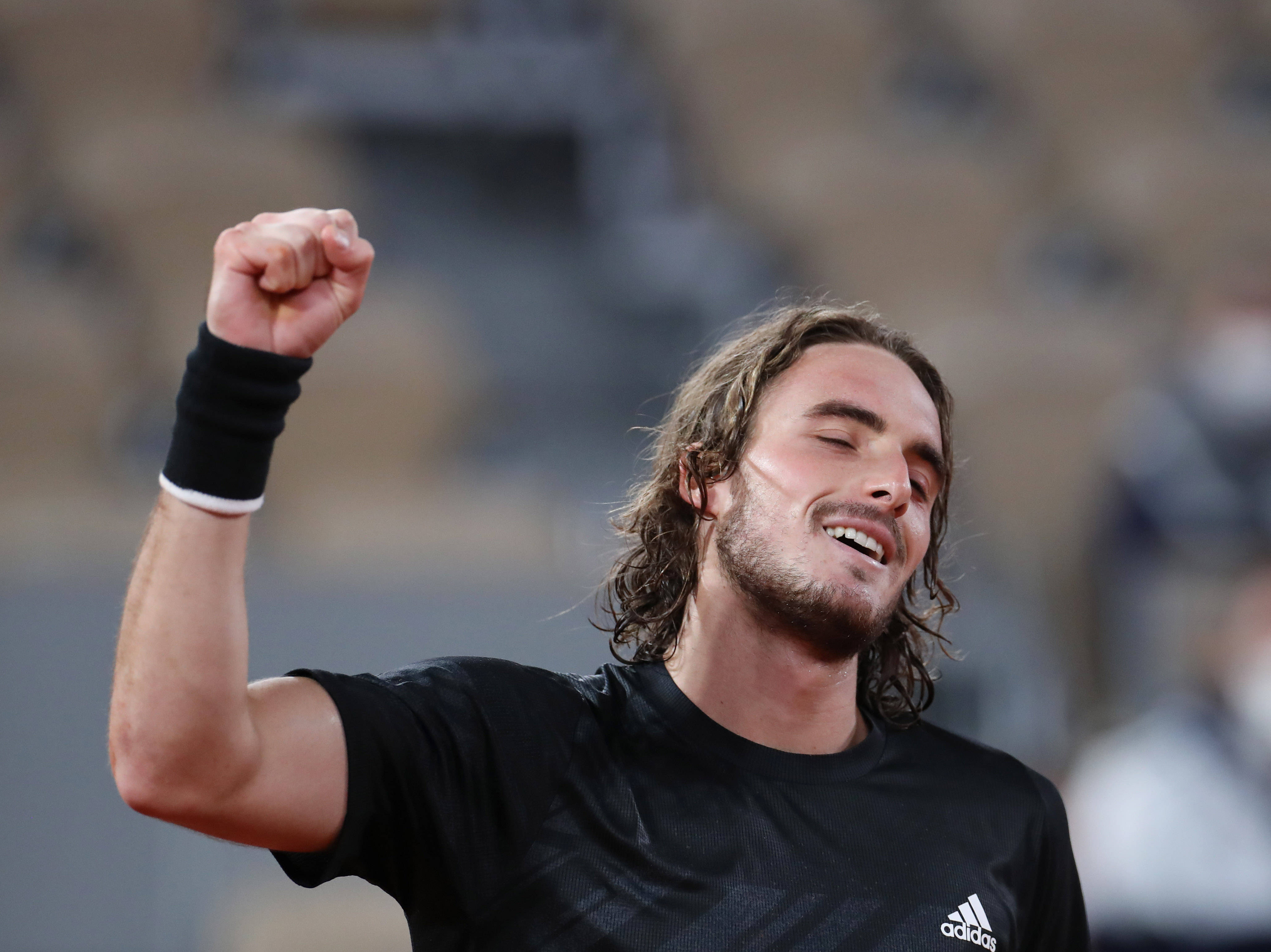 西班牙网球队险胜美国网球队，西西帕斯送出助攻的简单介绍