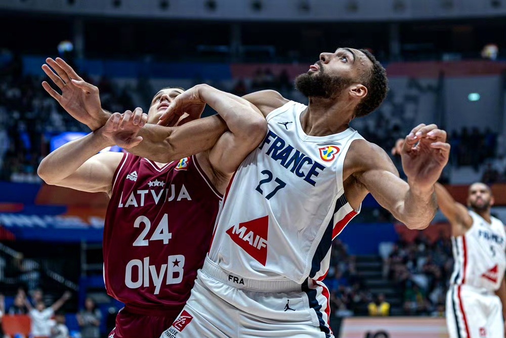 中国羽毛球队逆转法国羽毛球队，辛杜完成帽子戏法的简单介绍